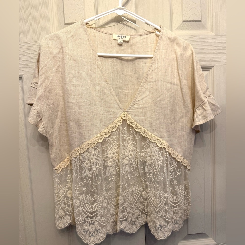Umgee Beige Lace Accent Blouse